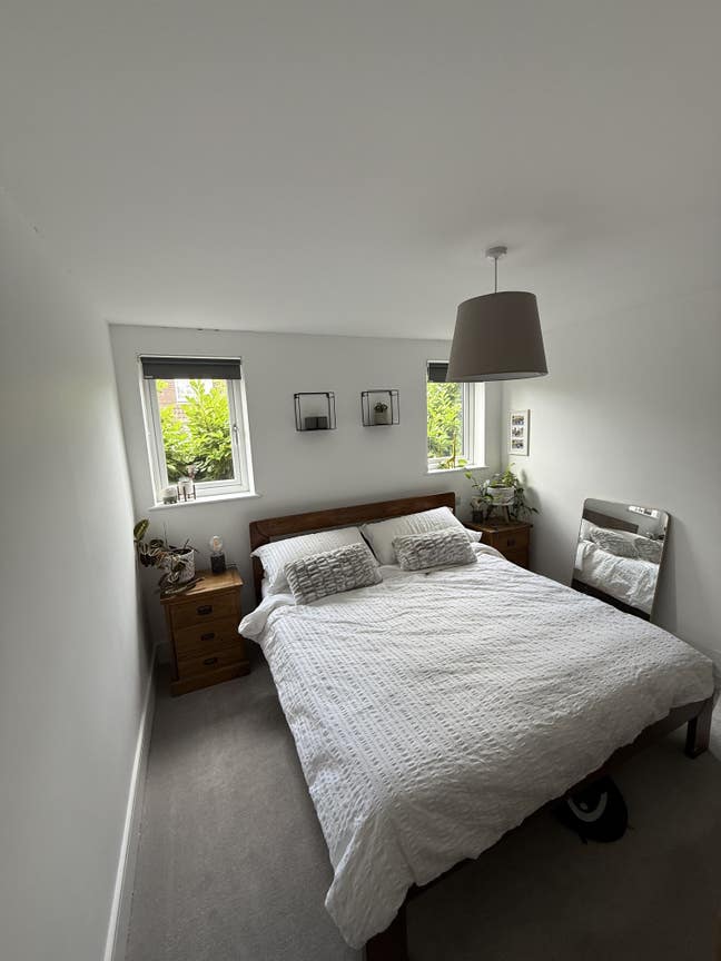 Suite, w Super King bed, en-suite & own lounge Main Photo