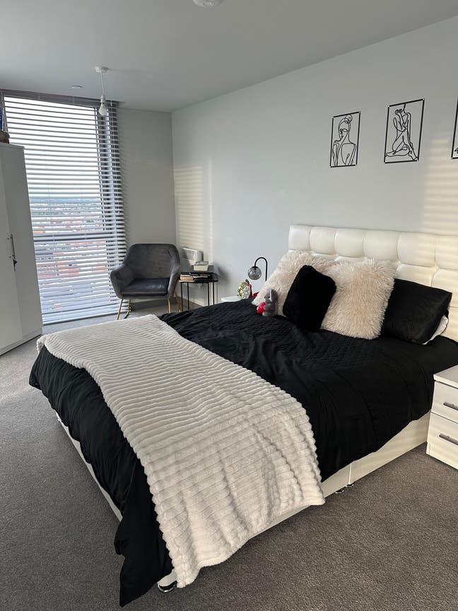 Spare room full furnished  Main Photo
