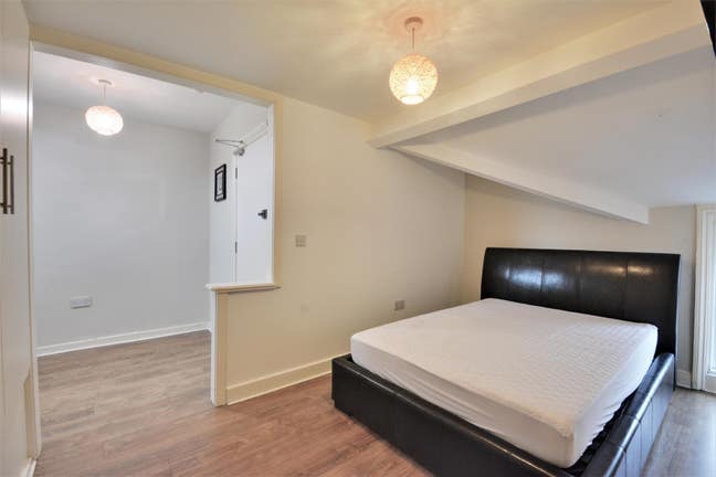 Ensuite room incl bills - CLEAN Main Photo