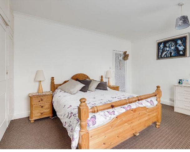  Prime Location All Bills Included  Main Photo