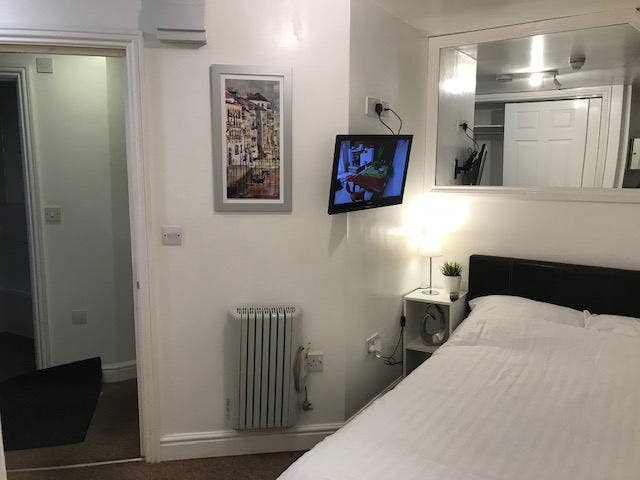 *En-Suite Room* All Bills inc * Evesham Town  Main Photo