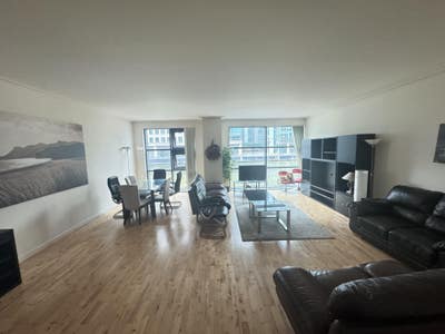 Large Ensuite, Swim Pool, GYM,Massive Living room Main Photo