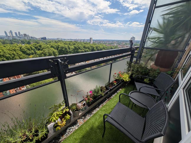 Modern Double Bedroom with Great Battersea Views Main Photo