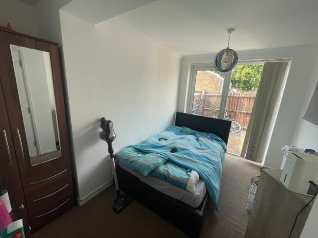 Double Room in Pin Green Stevenage GSK Airbus  Main Photo
