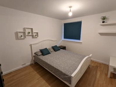 Furnished Double Room in 2 bed Flat in Gilmerton Main Photo