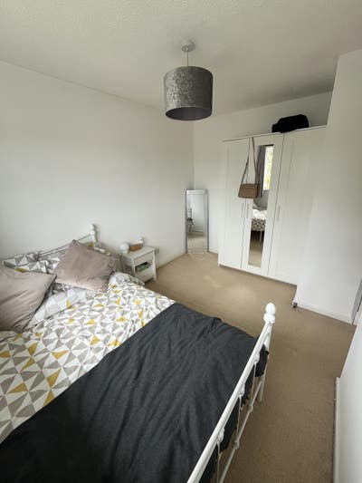 Furnished double bedroom in spacious 3 bed house Main Photo