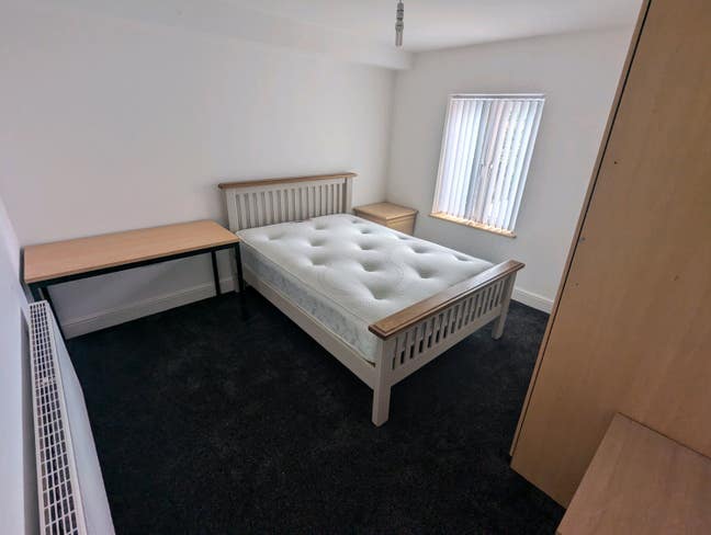 Refurbished Double Bed Room City Center Main Photo