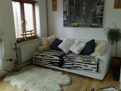 Modern 2Bed Home with Double Bed Room, Huge Garden Main Photo