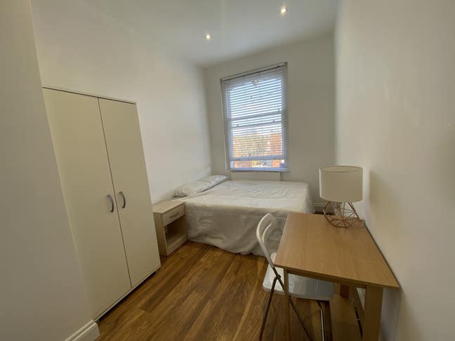  2 Double Rooms in Queens Park Main Photo