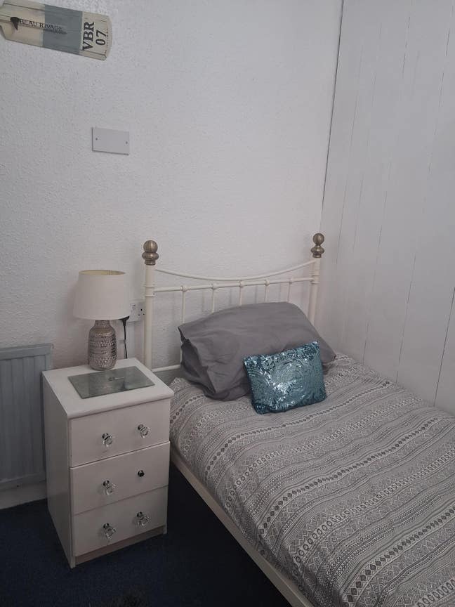 Quiet area single room ensuite  Main Photo