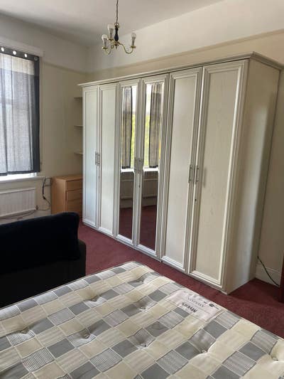 Double  room  for  1  occupant  all  bills  Main Photo