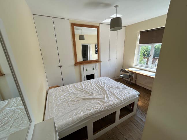 Lovely En-suite Double Furnished £800 in all bills Main Photo