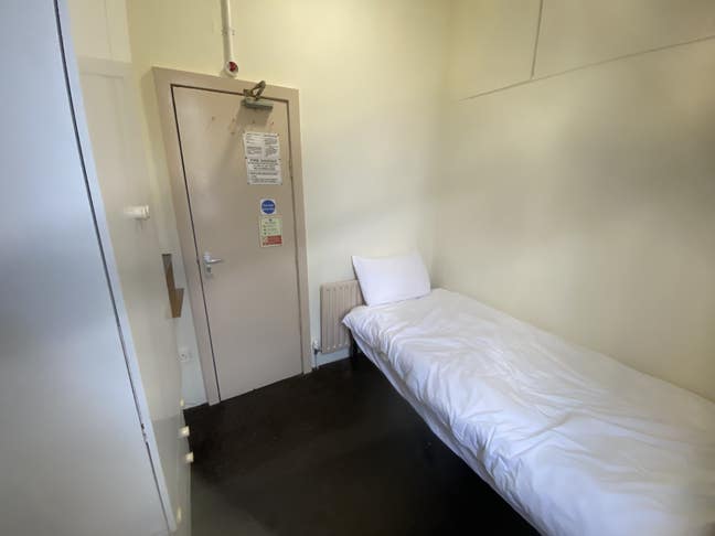 Single Room with Shared Bathroom near Beach Main Photo