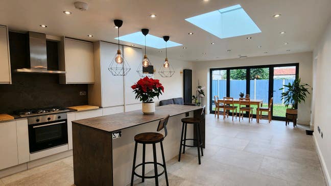 Very large Double Room in Willesden Green  Main Photo