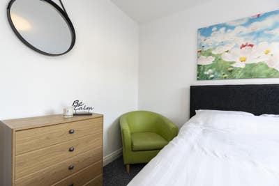 Professional house share 2 double rooms Main Photo