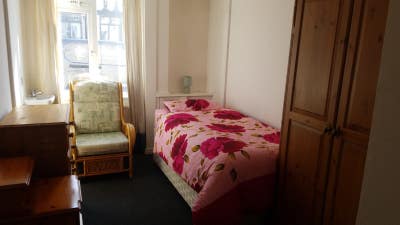 Furnished room to rent, book your viewing today! Main Photo