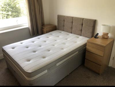 Double bedroom to let  Main Photo