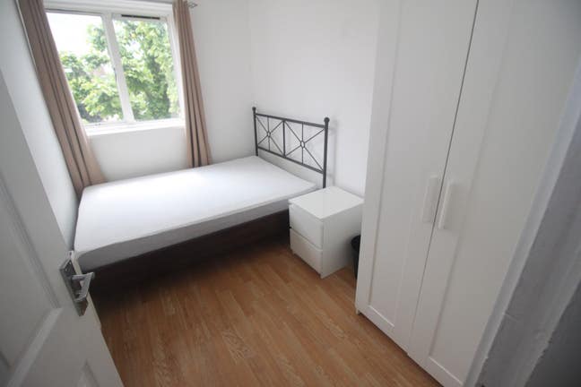 🚨 Spacious double room Main Photo
