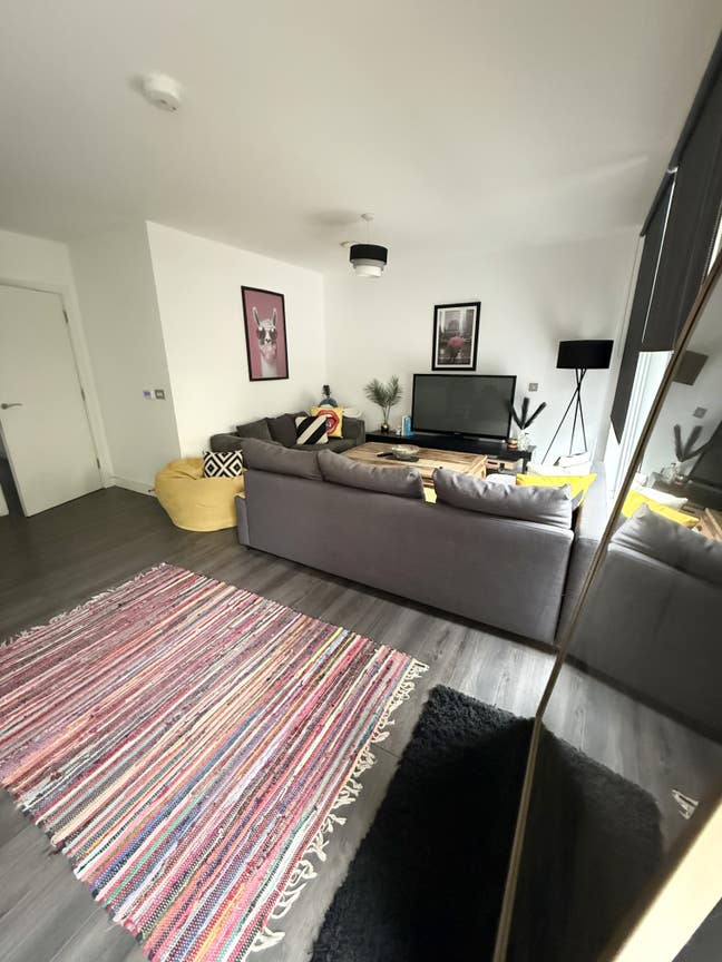 Large Double Bed in New Build with own bathroom Main Photo