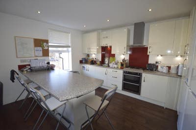 Double en-suite room. Close to Alum Chine Beach Main Photo
