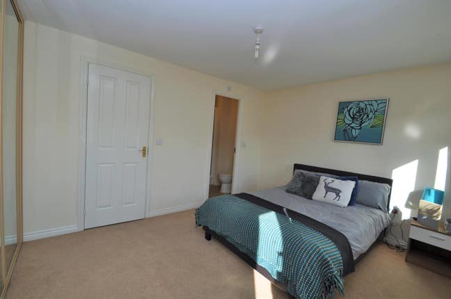 Professional Houseshare -  GL52 Main Photo