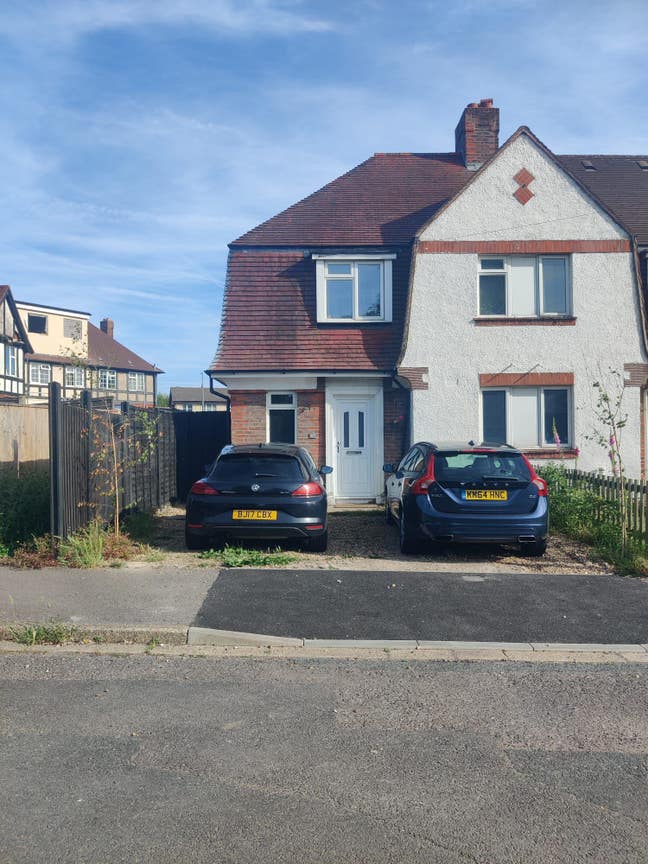 Split Double room - Off Road Parking and Garden Main Photo