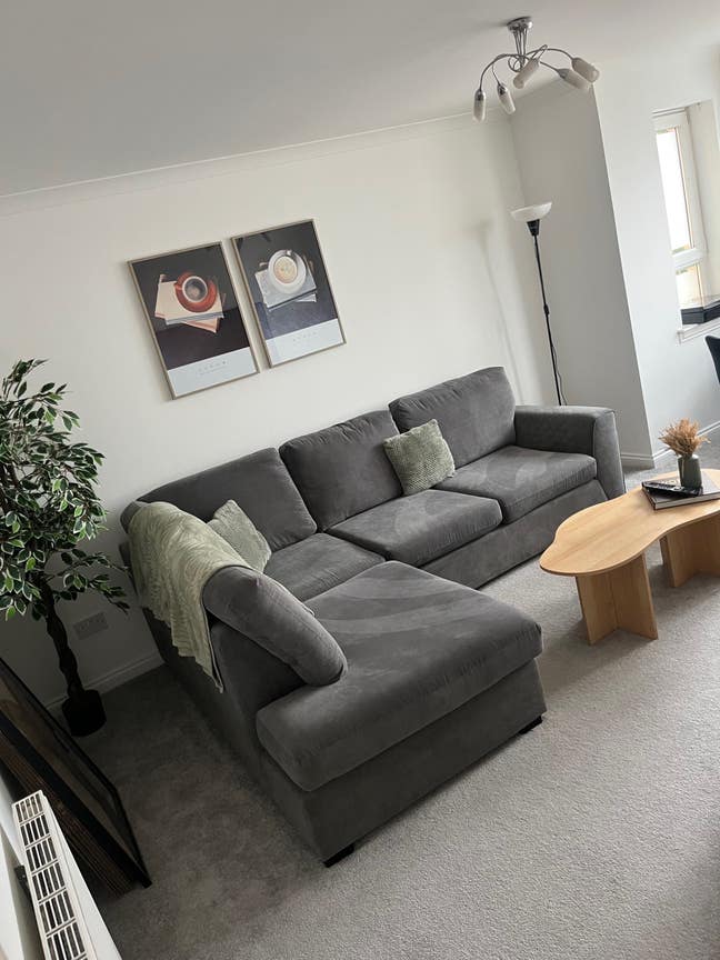 Flat in Paisley  Main Photo