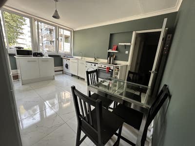 Gorgeous Flat Newly Redecorated  Main Photo