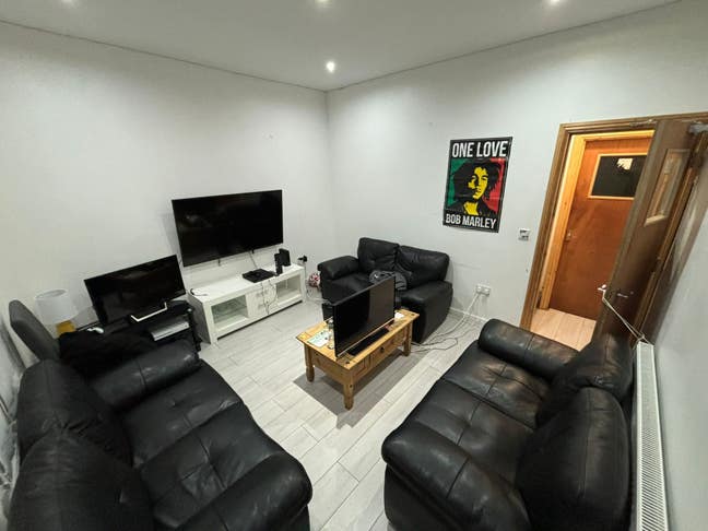 *Bills Included* Double Room Hyde Park Main Photo