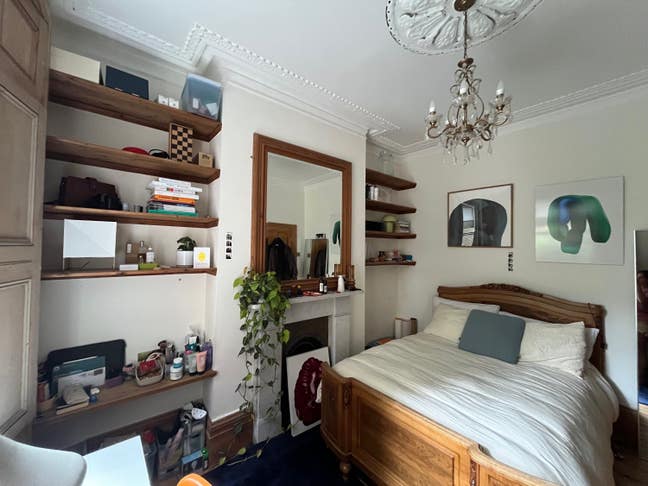 Beautiful double room in Victoria Park Village Main Photo