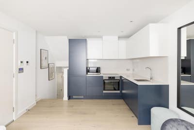 1-bedroom Furnished Flat off Kings Road Main Photo
