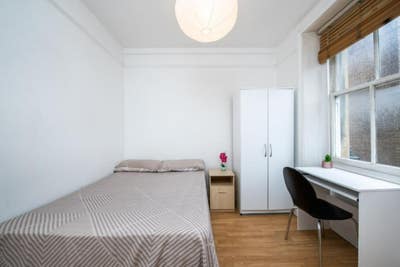 *Excelent Location* Notting Hill Gate Station Main Photo