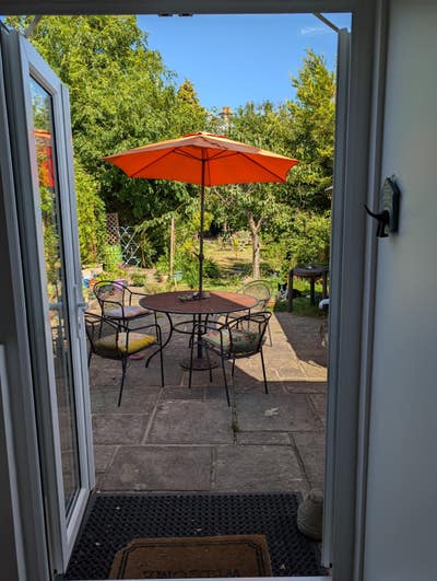 Double room in lovely home in Chichester Main Photo