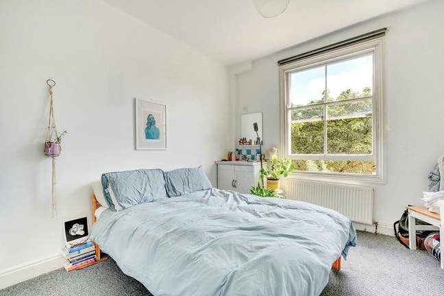 Double Room in Spacious House  Main Photo