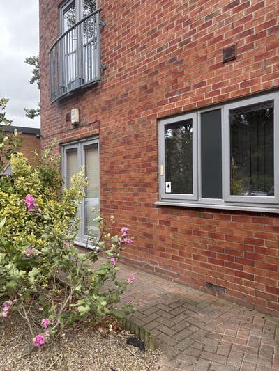 Spacious Double Room - Newly Refurbished Main Photo