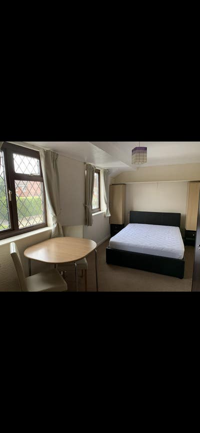Yeovil available 15/07/25 Main Photo