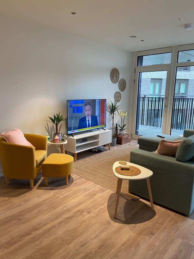 New Build - Double Room, 3 mins Walk to Station! Main Photo