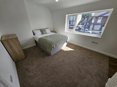 Newly Refurb House - 1 Mile from Sandwell Hospital Main Photo
