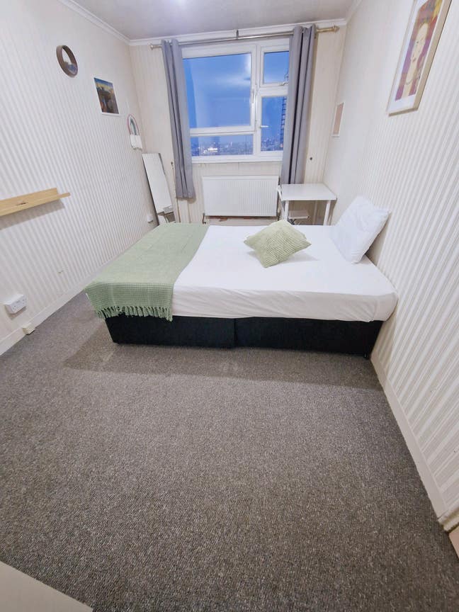 Great View! Double Room - Angel - No Fees!! Main Photo