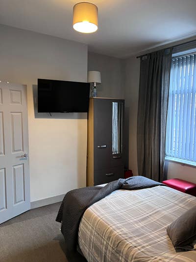 Large Double En-Suite Room Main Photo