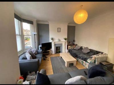 Double room near Clapham South tube Main Photo