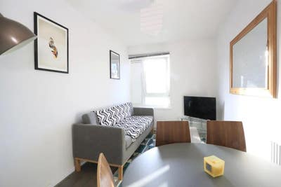 🛋️ FEEL HOME!living,bills incl,cleaner,quite area Main Photo