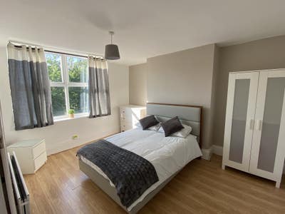 4 Double Rooms Available - Heaton Main Photo