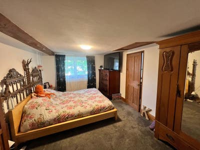 Lovely double bedroom with annex/sitting room Main Photo