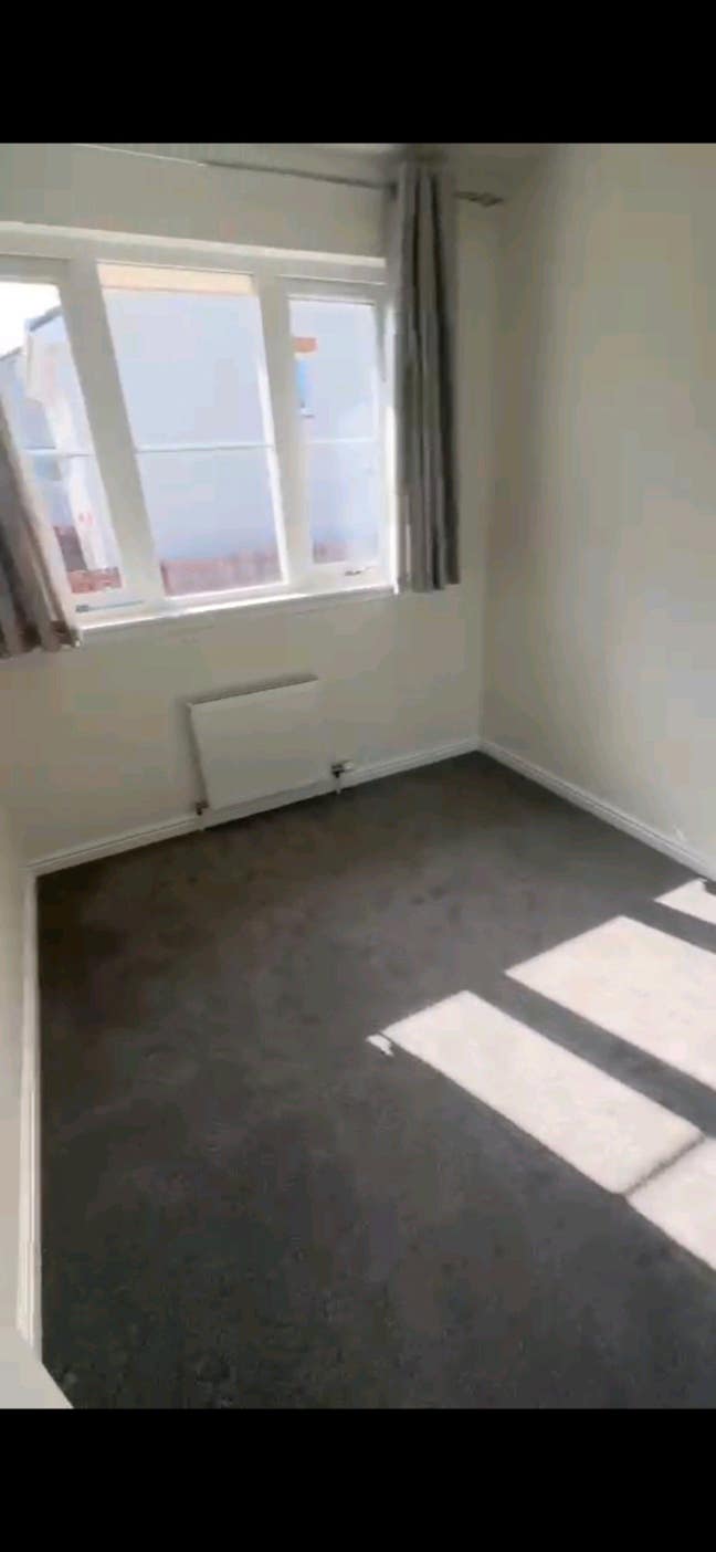 Room to rent Main Photo