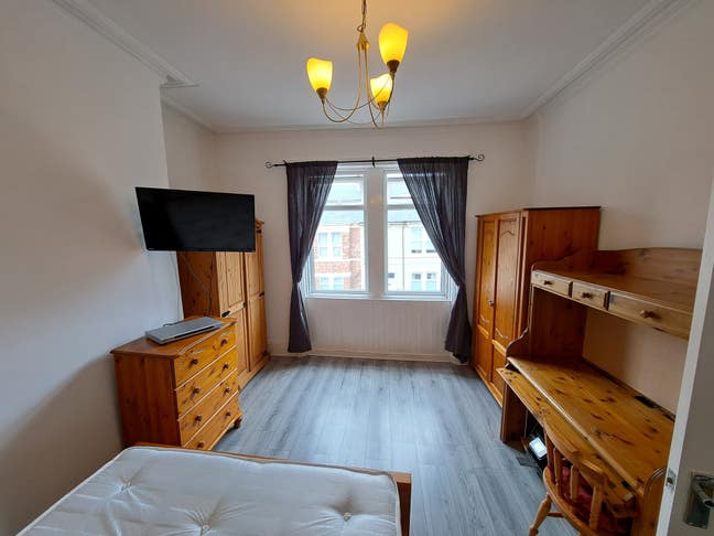 King Size Double Room with Separate Office Room Main Photo