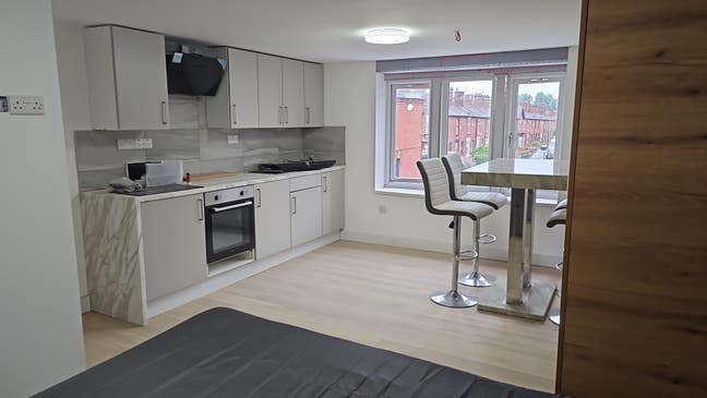 Brand New Designer Studio Rooms - All Bills inc Main Photo