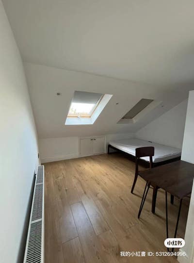One double room to let in Stratford  Main Photo