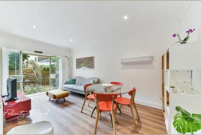 Superb 2 bed in the heart of Wapping Main Photo