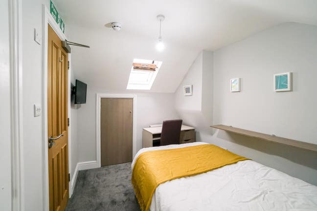 Two Beautiful Ensuite Room in West Reading Main Photo